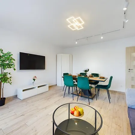 Przytulny Z Parkingiem Blisko Morza W Gdyni By Renters Апартаменты *