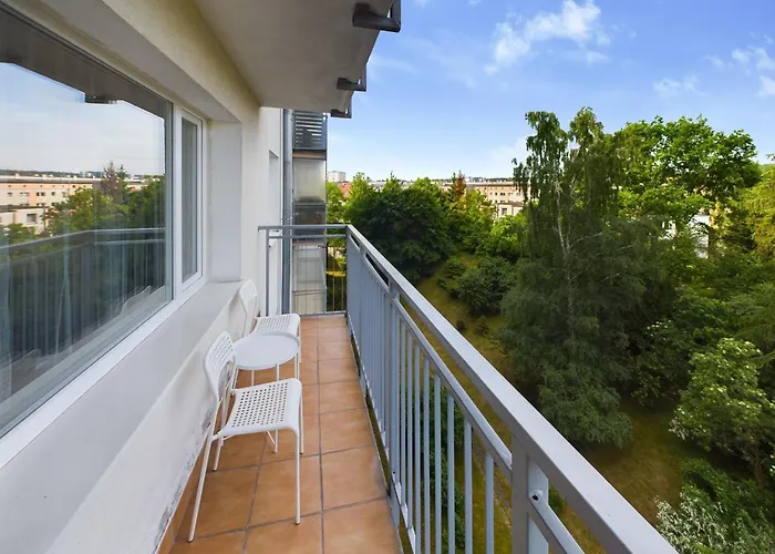 Przytulny Z Parkingiem Blisko Morza W Gdyni By Renters Apartamento Gdynia