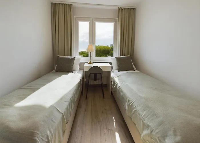 Przytulny Z Parkingiem Blisko Morza W Gdyni By Renters Apartamento Gdynia